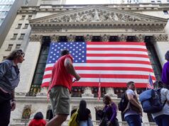 Рынки США на пике: Dow Jones достигает исторического рекорда на фоне экономической неопределенности